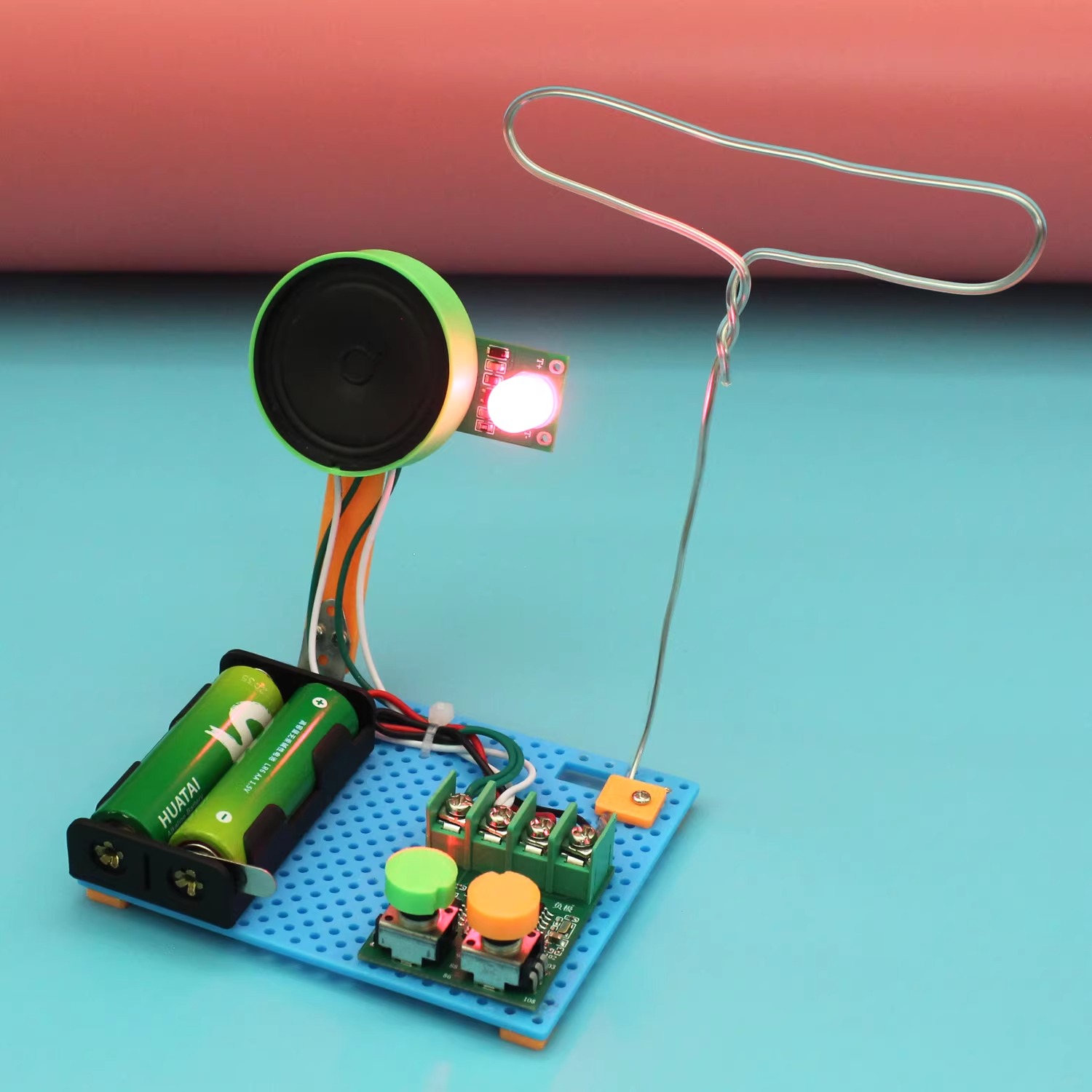 Kit Radio FM Retrò Fai-da-Te S - Science Project Kit recensione e prezzo