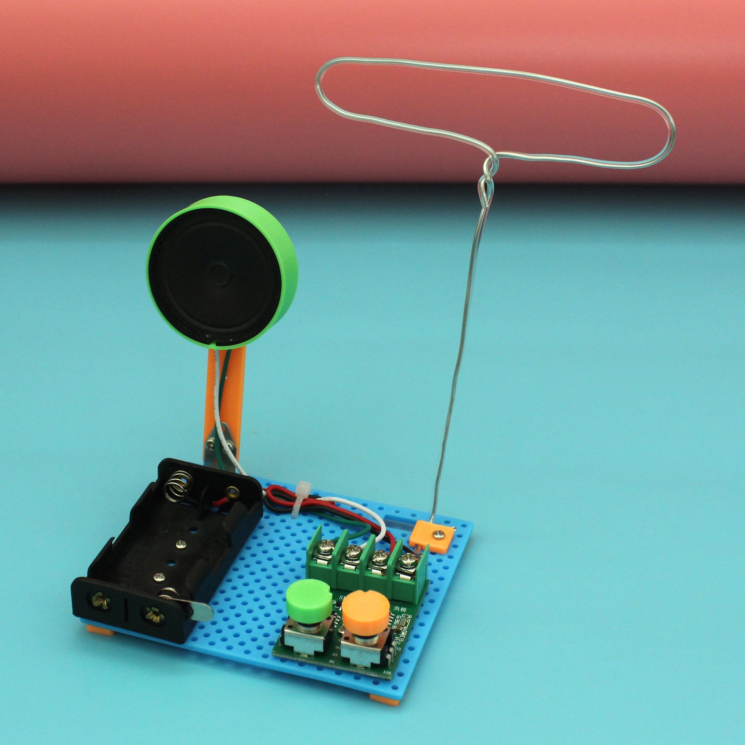 Kit Radio FM Retrò Fai-da-Te S - Science Project Kit recensione e prezzo