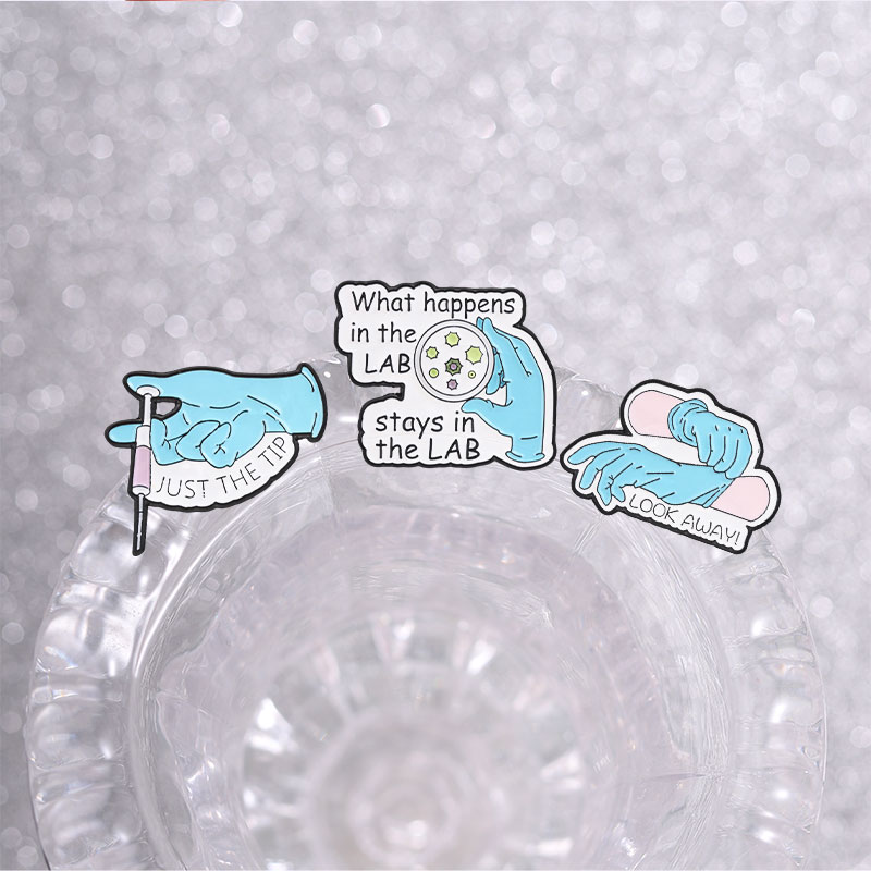 Simpatici distintivi smaltati  - Science Buddies recensione e prezzo